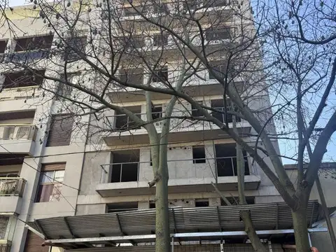 Monoambiente 4 e/( 38 y 39) 2do piso contrafrente