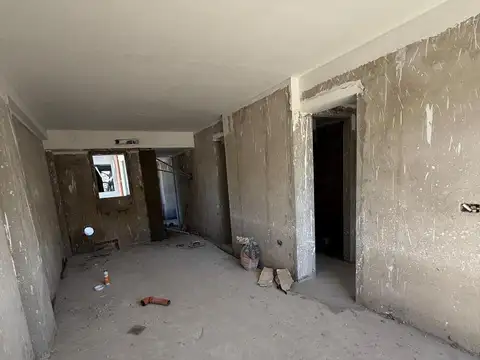 Monoambiente 4 e/( 38 y 39) 2do piso contrafrente