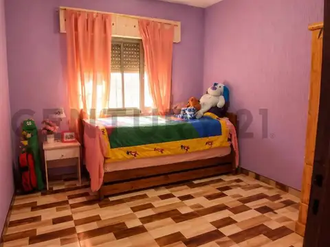 Casa 5 ambientes con 2 baños