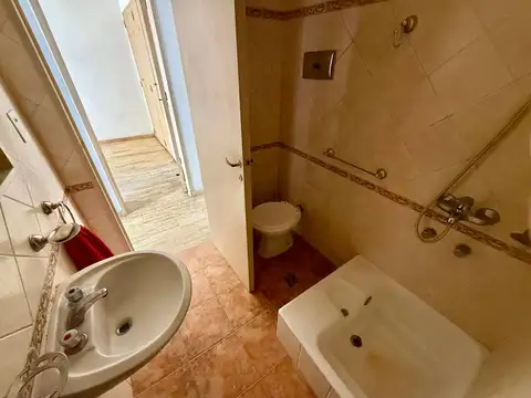 Amplio y luminoso departamento dos ambientes