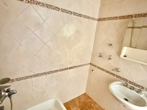 Coronel Ramón Lorenzo Falcón 6600, Piso 7