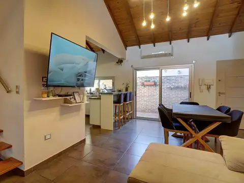 PH 4 AMB EN VENTA EN LOMAS DEL MIRADOR CON PATIO
