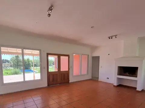 Casa en alquiler 24 meses  con piscina, Manzanares