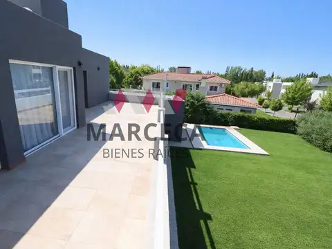Casa 7 ambientes con 3 baños