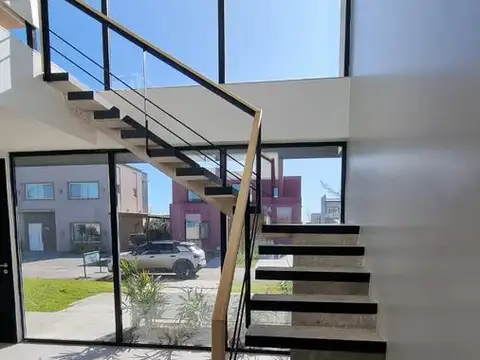 Venta Casa a estrenar en Brisas de Adrogué