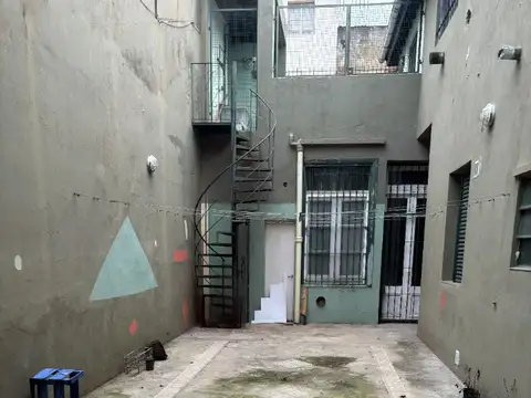 Casa 9 ambientes con 5 baños