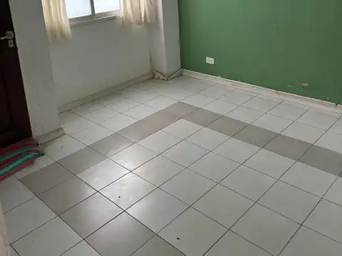 Casa en Venta en Vicente Lopez Vias / Maipu, USD 180.000