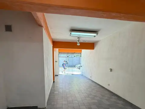 Local en Venta 48 años