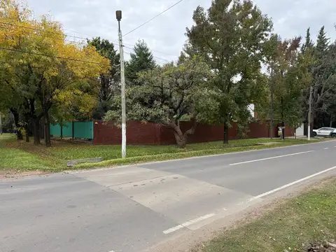 Casa en venta o alquiler 600 m2 con destino comercial