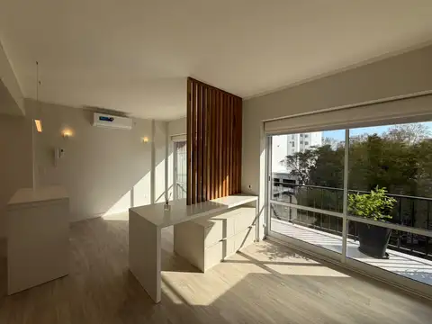 Venta Monoambiente totalmente refaccionado a nuevo con balcón corrido y vista ab
