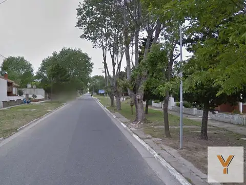 Avenida Fragata Sarmiento e/ Avenida Crucero 9 de Julio y Balizador Ushuaia