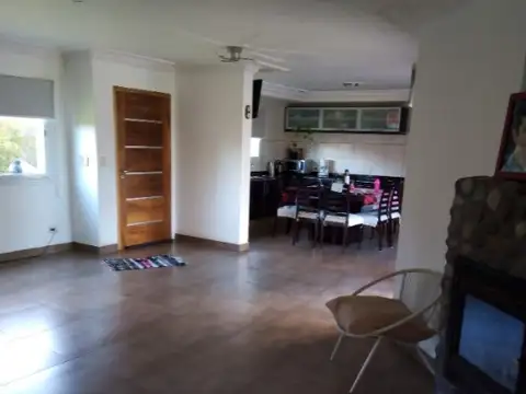 VENTA GRAN PROPIEDAD 5 AMBIENTES EN ACANTILADOS
