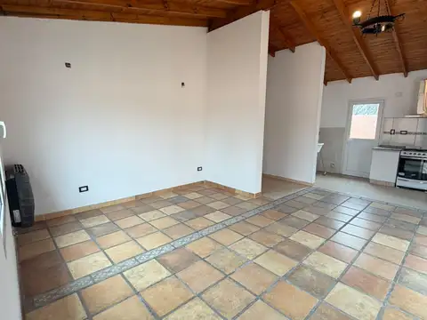Casa 3 ambientes con 1 baño
