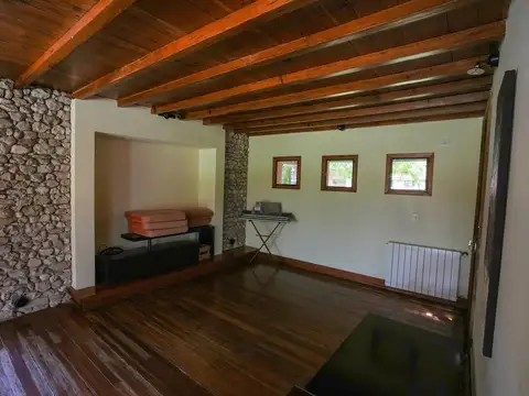 Casa 8 ambientes con 5 baños