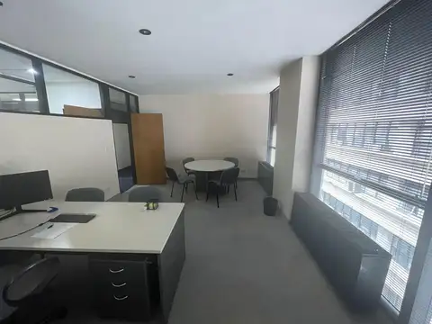 Oficina en Venta con 3 cocheras