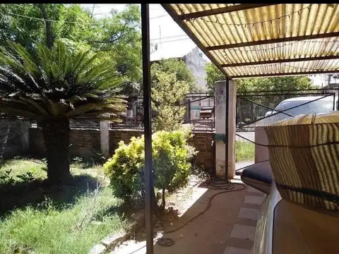 SE VENDE CASA 3 AMBIENTES CON PILETA