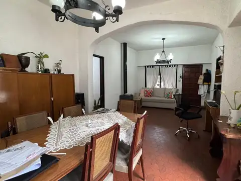 Casa 6 ambientes con 3 baños
