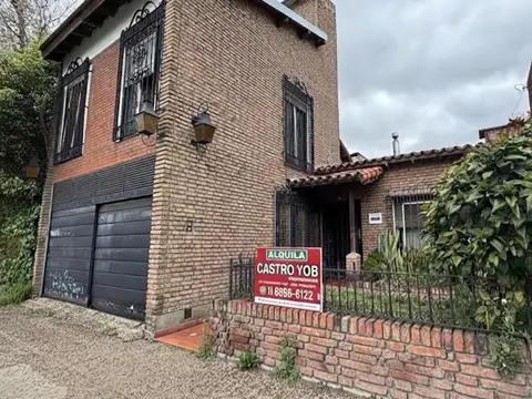 Imponente vivienda de 5 dormitorios sobre avenida!