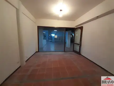 Local en Venta 40 años