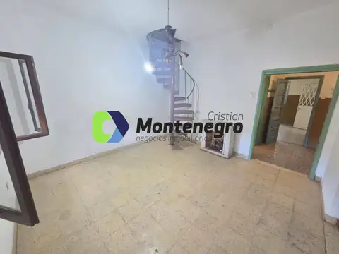 Casa 6 ambientes con 2 baños