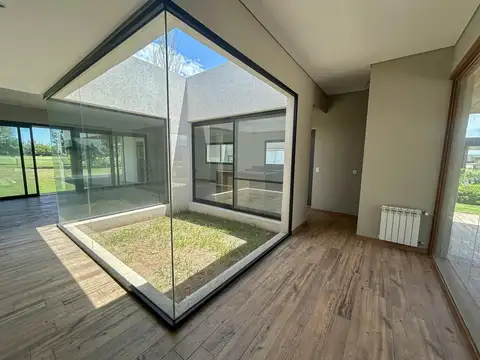 Casa en Venta al Este