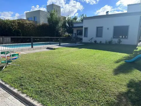 Exc. Casa Vta 3 Dor. Pil Climatizada/qcho/gge El