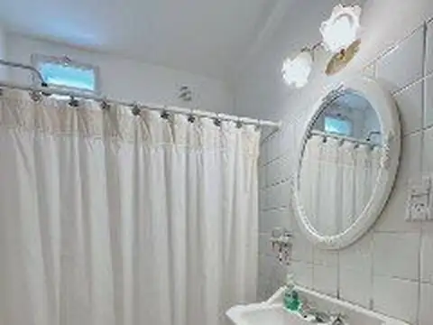 Departamento 5 ambientes con 2 baños