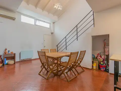 Depto Tipo Casa 4 ambientes con 2 baños