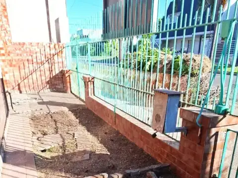 Casa en Venta en Moron Sur, USD 95.000