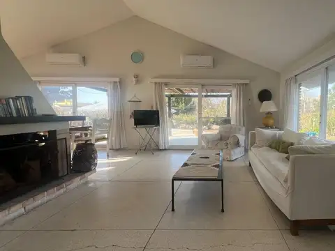 Casa en Alquiler en Pinares, USD 10.000