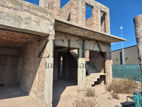 Vendo Casa a Terminar en Barrio Las Retamas