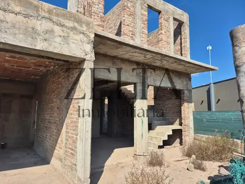 Vendo Casa a Terminar en Barrio Las Retamas