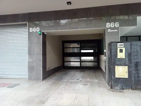 Cochera Oportunidad cerca de Av Diaz Velez