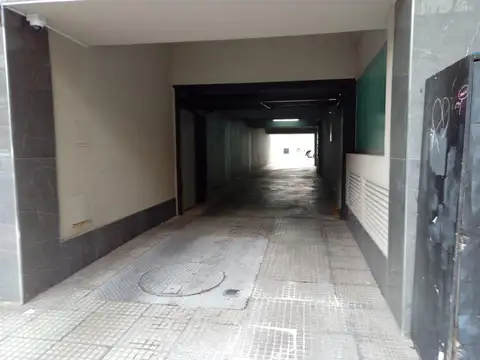 Cochera Oportunidad FIJA Y CUBIERTA BAJISIMAS EXPENSAS cerca de Av Diaz Velez