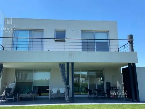 Casa en Alquiler de 3 dormitorios