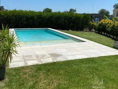 Casa 5 ambientes con 3 baños