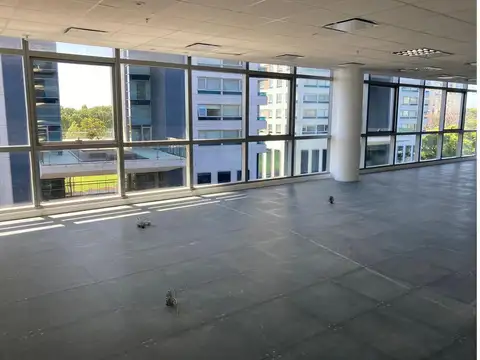 Oficina en Alquiler con 2 cocheras