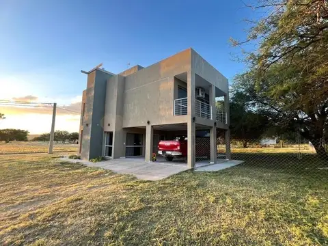 Casa 4 ambientes con 3 baños