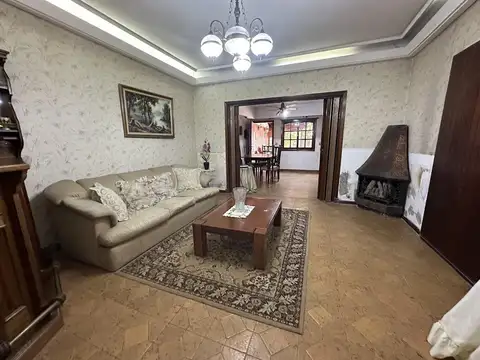 Casa sobre 2 lotes en Solano a pasos del centro