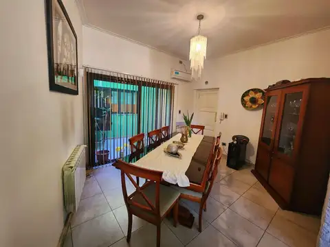 Casa 10 ambientes con 3 baños