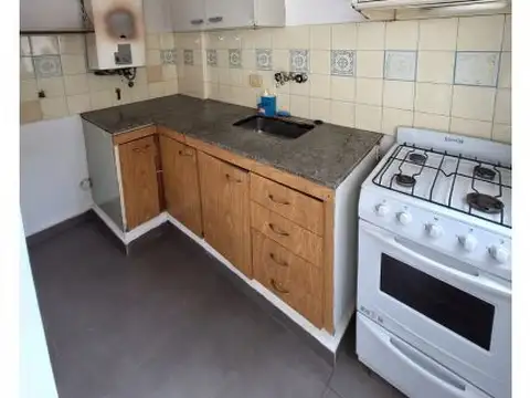 Av. Francia 952 , Piso 1