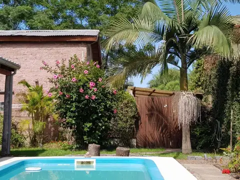 Casa 4 ambientes con 2 baños