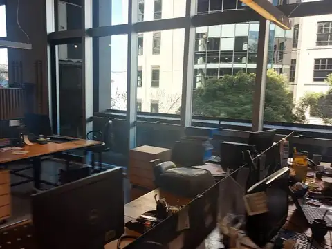 Oficina en Venta con 2 cocheras