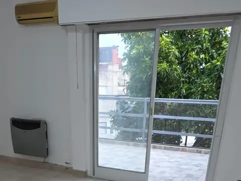 Luminoso y cómodo Dpto 3 ambs en Liniers SIN EXPENSAS