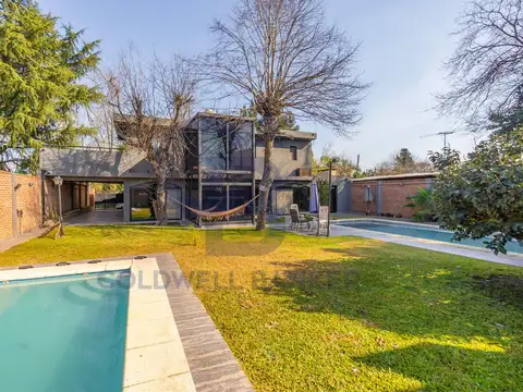 VENTA CASA 5 AMBIENTES DISEÑO CANNING CN 2 PISCINAS   HIDROMASAJE   GALERIA   PARRILLA   JARDIN