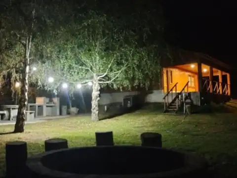 Cabañas en Potrerillos con jardín y fogón
