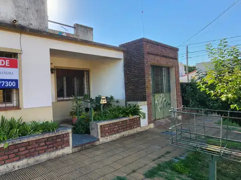 Oportunidad! Casa en venta en Martinez