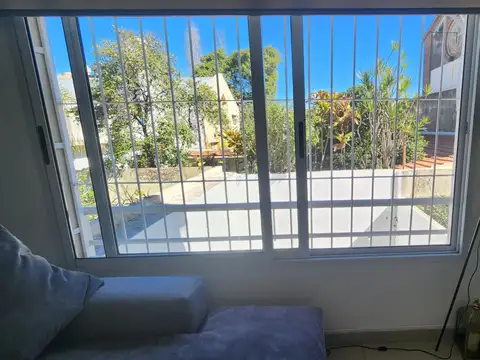 Depto Tipo Casa 4 ambientes con 2 baños