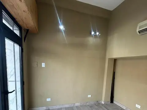 Local en Alquiler en Remedios de Escalada, $ 500.000