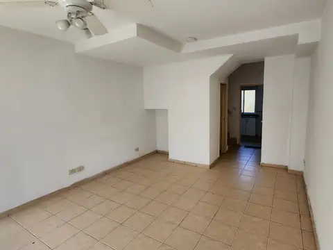 Depto Tipo Casa en Alquiler con 2 cocheras